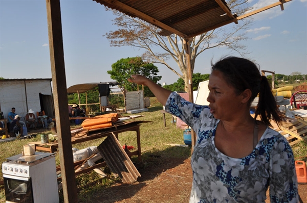 Dete explicou que ficarão na área até conseguirem terras pelo Incra