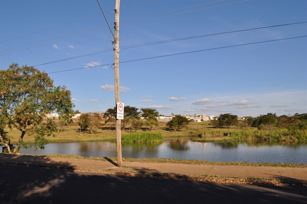 “Existe um projeto bonito para aquele lago atrás do Assary”, comentou Carlão Pignatari (Foto: Daniel Castro/A Cidade)