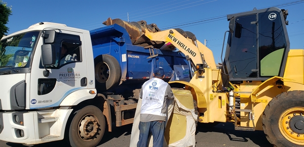 A orientação é que o descarte seja feito até às 7h respeitando o dia da coleta em seu bairro (Foto: Prefeitura de Votuporanga)