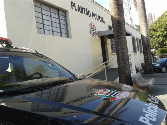 Alunos vão parar em delegacia após explosão de vaso sanitário