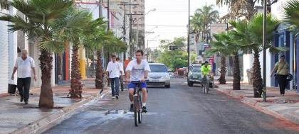 ACV explica sobre arborização a comerciantes 