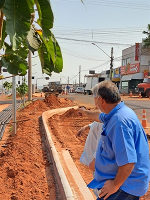 Obras da revitalização da Avenida Emílio Arroyo Hernandes avançam para a fase de recapeamento, a partir de hoje  (Foto: Prefeitura de Votuporanga) 