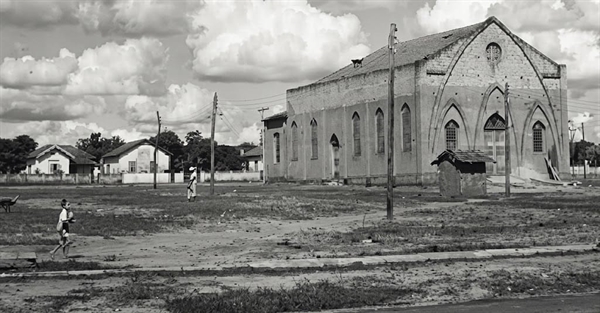 Tudo começou quando a Gisele Kinker Wehinger solicitou um espaço no bairro Boa Vista para a construção de campo de futebol para a prática esportiva   Foto: Paróquia Santa Luzia