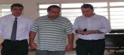 "Barba" se apresenta e diz que matou para se defender