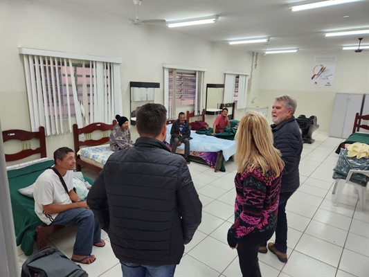 Iniciativa da Prefeitura de Votuporanga teve como objetivo atender respectivo público durante as noites e dias de frio intenso (Foto: Prefeitura de Votuporanga)