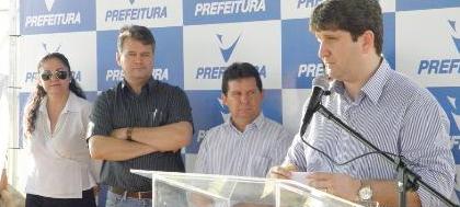 Prefeito inaugura sua oitava praça em quase dois anos