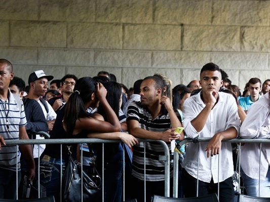 Desemprego fica em 9,5% no trimestre encerrado em janeiro