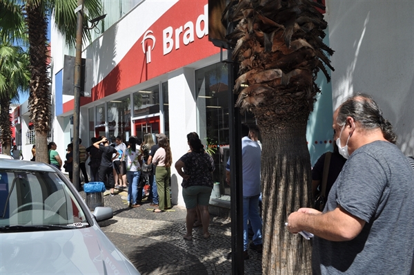 Só neste ano duas agências bancárias de Votuporanga foram multadas por deixarem seus clientes tempo demais nas filas (Foto: A Cidade)