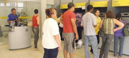 Bancários  da região voltam a trabalhar 