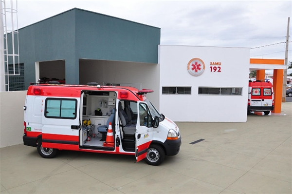 Um trote pode fazer com que a ambulância e a viatura sejam deslocadas para o local onde não acontece nada, muitas vezes a Polícia Militar também vai, isso gera um gasto público e, caso uma chamada real ocorra para um local mais distante, o tempo resposta para o atendimento de quem realmente precisa pode dobrar ou demorar até mais que isso, já que os profissionais estão ocupados com o trote