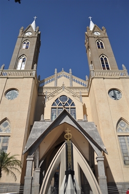 A Catedral Nossa Senhora Aparecida será hoje o principal palco das celebrações em louvor à padroeira de Votuporanga (Foto: A Cidade)