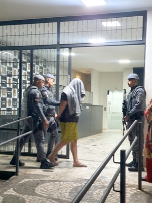 Klayton Roberto Gadagnolo foi preso pela Polícia Militar e agora denunciado pelo Ministério Público (Foto: A Cidade)