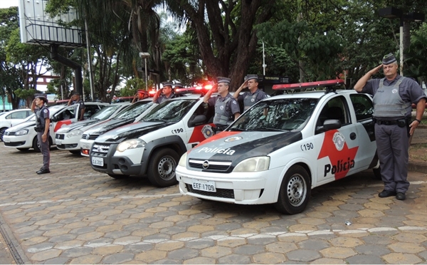 PM presta homenagem a policial morto com tiro