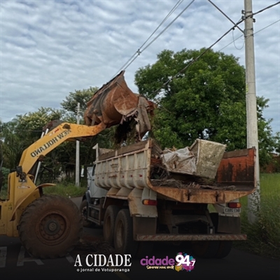 Ação foi uma parceria das Secretarias da Cidade, Saúde, Obras e Serviços Urbanos e da Saev Ambiental (Foto: Prefeitura de Votuporanga)