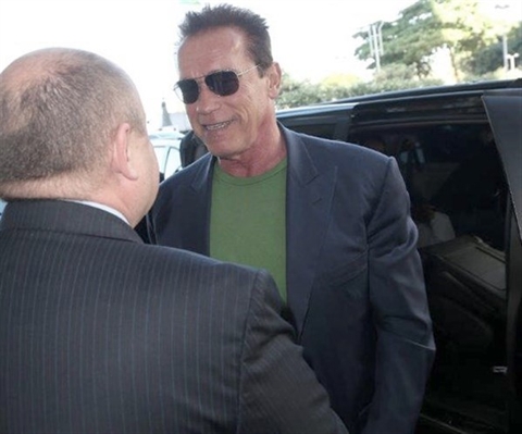 Arnold Schwarzenegger desembarca no Rio de Janeiro