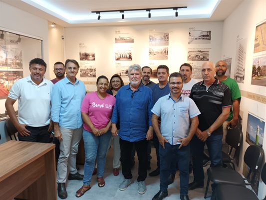 O prefeito Jorge Seba se reuniu na tarde de ontem com os vereadores e decidiu aumentar para 10% o reajuste para os servidores (Foto: Assessoria)