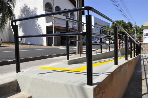 A Prefeitura de Votuporanga está realizando diversas obras de acessibilidade para promover conforto e bem-estar da população em prédios públicos (Foto:Prefeitura de Votuporanga)