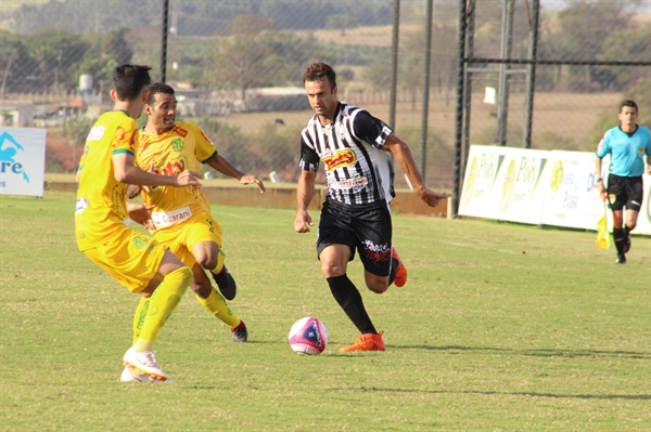 O zagueiro Renato Justi espera que a torcida compareça neste sábado (18) na Arena Plínio Marin (Foto: Rafael Nascimento/CAV)