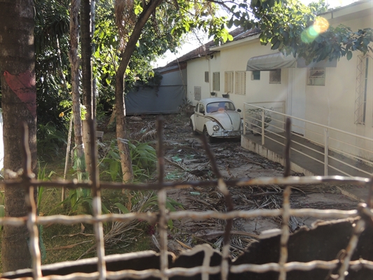 Lar lacrado vira “mocó” de usuários de drogas