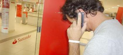 Vereador Meidão quer proibir celulares em bancos