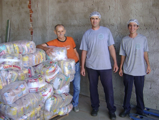 Campanha arrecada alimentos para a Fundação Pio XII