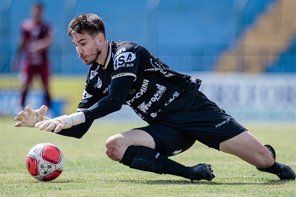 João Victor Marengone Altizani tem 24 anos e 1,92m de altura (Foto: Rafa Bento/CAV)