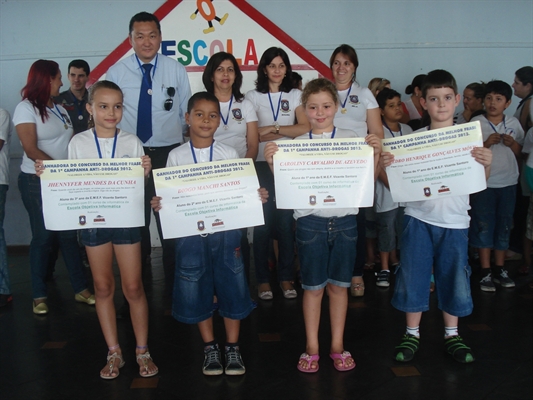 Estudantes ganhadores do concurso de melhores frases