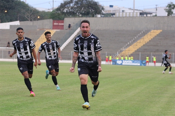 Bady fez o gol da vitória (Rafa Bento/CAV)