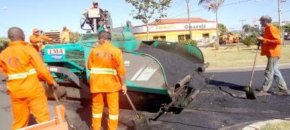 Concluído recape da rotatória da Av. da Saudade