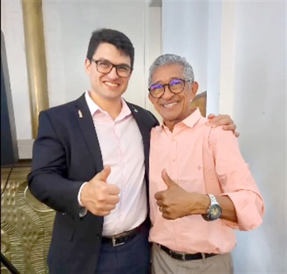 Bruno Arena participou da conferência regional do PT neste final de semana, em Rio Preto; na foto ele aparece ao lado do deputado Vicentinho   (Foto: Redes sociais)