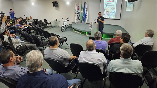 O grande vencedor da moto Honda Biz 0km, no valor estimado de R$ 15 mil, foi Antonio José Mantelo (Foto: Comunicativa)