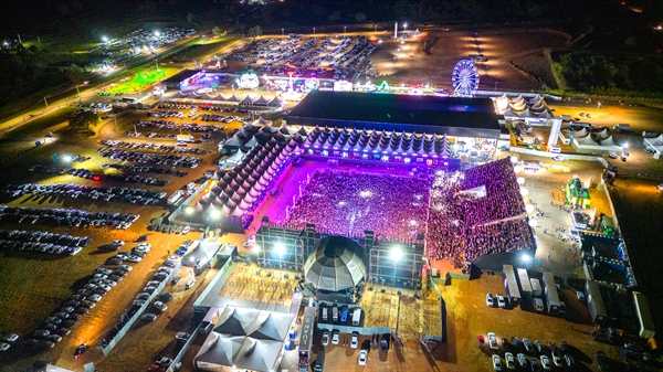 O problema no acesso ao recinto é enfrentado também durante o Oba Festival, festa de Carnaval realizada na cidade  Foto: Votu International Rodeo