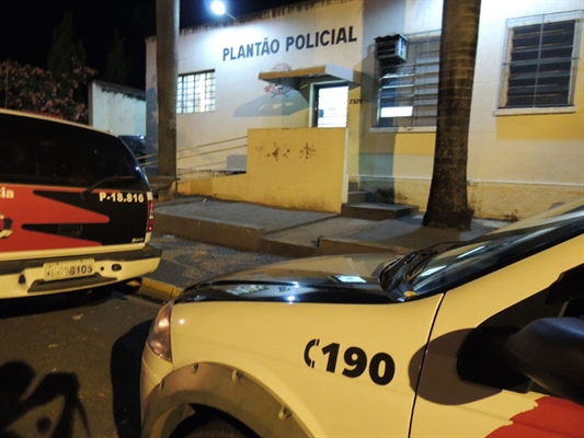 Briga de família termina em esfaqueamento