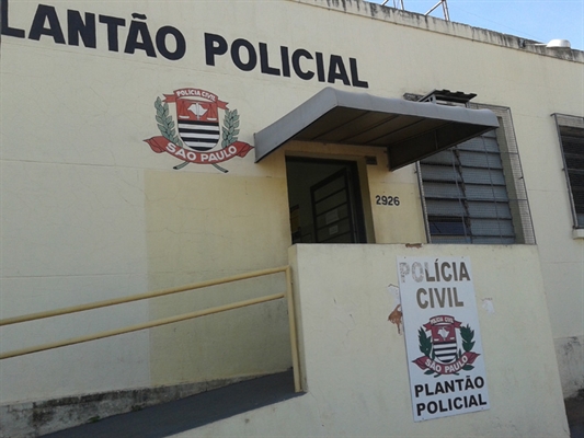 Criminosos assaltam uma panificadora na Zona Norte