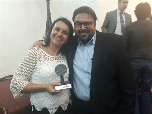 Comissão de Votuporanga esteve na cerimônia na tarde de ontem no Palácio dos Bandeirantes (Foto: A Cidade)