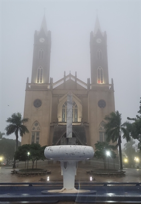 A redução da visibilidade foi percebida em diferentes regiões da cidade, enquanto o céu permanece encoberto ao longo do dia  Foto: A Cidade
