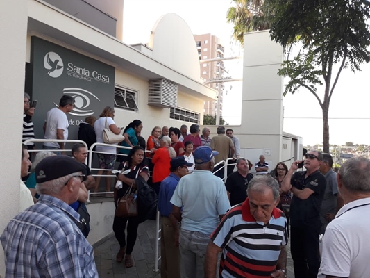 Cerca de 200 pacientes estavam no local na tarde desta quinta-feira (27) (Foto: Arquivo Pessoal)
