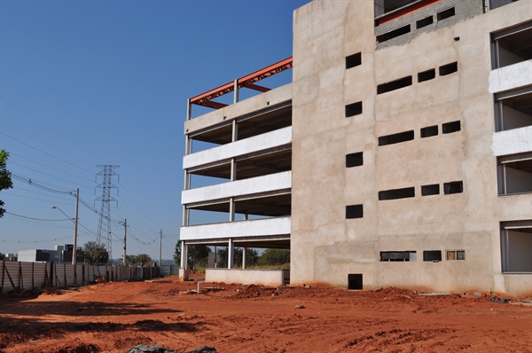 As obras do Novo Paço Municipal foram novamente paralisadas; o jornal A Cidade esteve no local  (Foto: A Cidade)