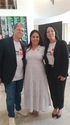 Tarcísio de Freitas, Andreia Souza e Cristiane Freitas no lançamento do programa “SuperAção SP”  (Foto: Prefeitura de Nova Castilho)