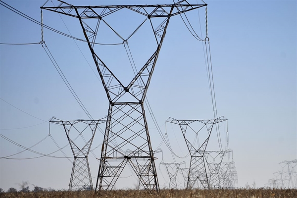 O sistema de bandeiras tarifárias foi criado para sinalizar aos consumidores os custos reais da geração de energia elétrica (Foto: Marcello Casal jr/Agência Brasil)