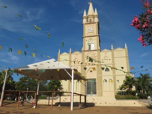 Prefeitura realiza Festa Junina, entrega de veículos e faz inauguração