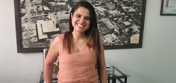 Natielle Gama visitou a redação do Jornal A Cidade (Foto: A Cidade)