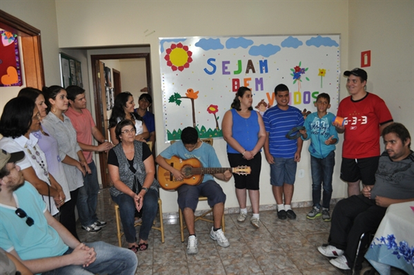 Alunos do IDAV homenageiam professores