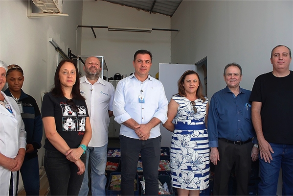 Igreja Amor & Família faz doação de alimentos para Santa Casa (Foto: Santa Casa)