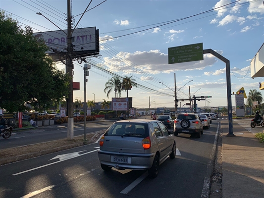 O Governo do Estado notificou os proprietários de 4,7 mil carros de Votuporanga por conta de dívidas com o IPVA (Foto: A Cidade)