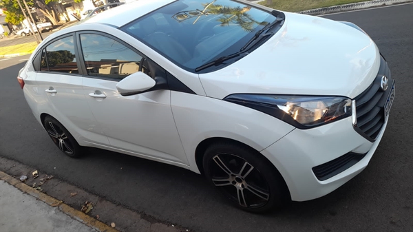 O homem chegou a conhecer e levar até a sua família para ver o carro, mas não sabia que não conversava com o dono carro e sim com um golpista (Foto: Arquivo)