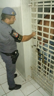 Força Tática prende jovem de 22 anos por tráfico