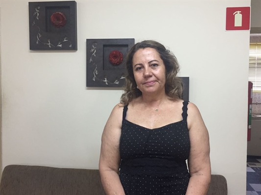 A presidente da Academia de Letras de Votuporanga, Célia Sarkis, falou com o A Cidade sobre a inauguração de hoje (Foto: Gabriele Reginaldo/A Cidade)