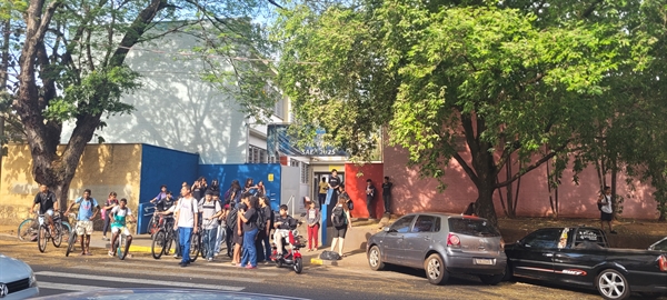 EE Doutor José Manoel Lobo não possui ar-condicionado nas salas de aula   Foto: A Cidade