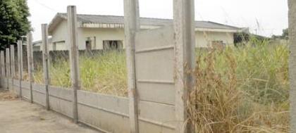 Prefeitura multa proprietários de terrenos sujos